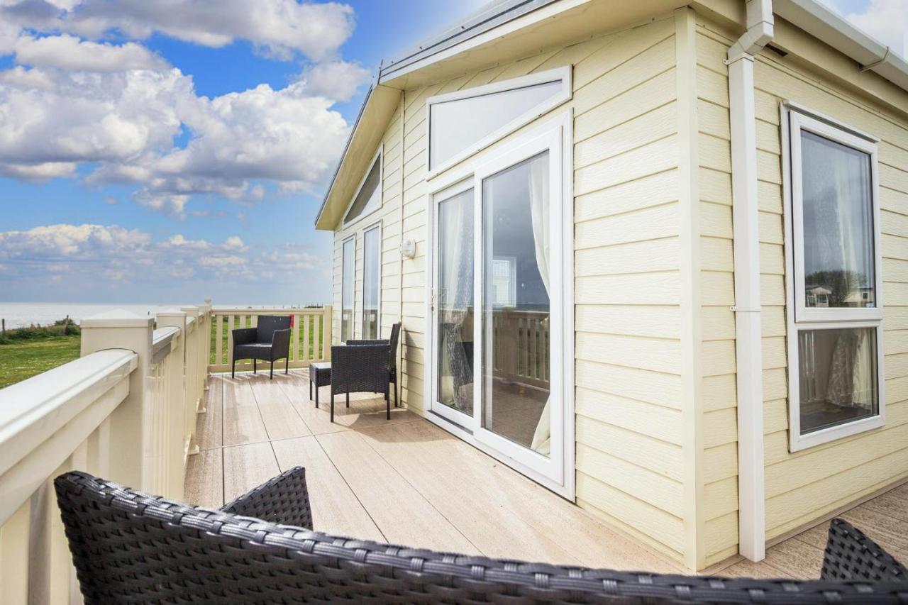 Stunning 6 Berth Lodge With Sea Views For Hire At Skipsea Sands Ref 41136Nf Barmston Exterior photo